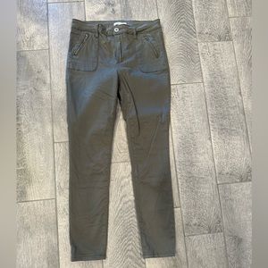 Green skinny pants